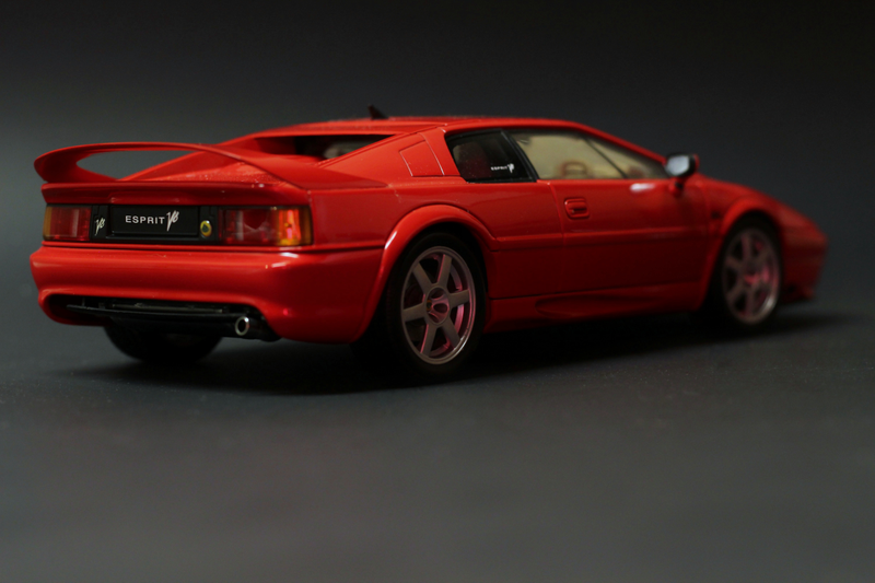 Illustration for article titled AutoArt Lotus Esprit V8 in 1:18 scale